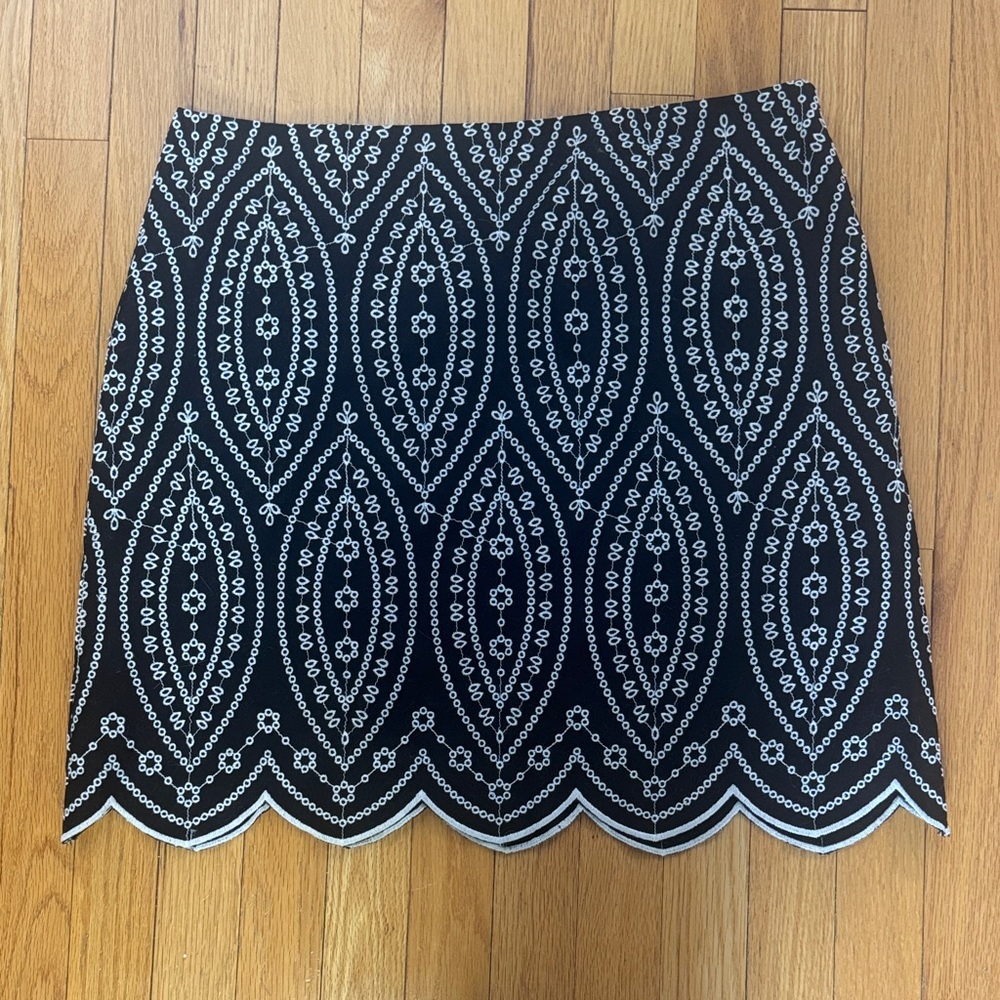 LOFT Black and White Geometric Pencil Skirt